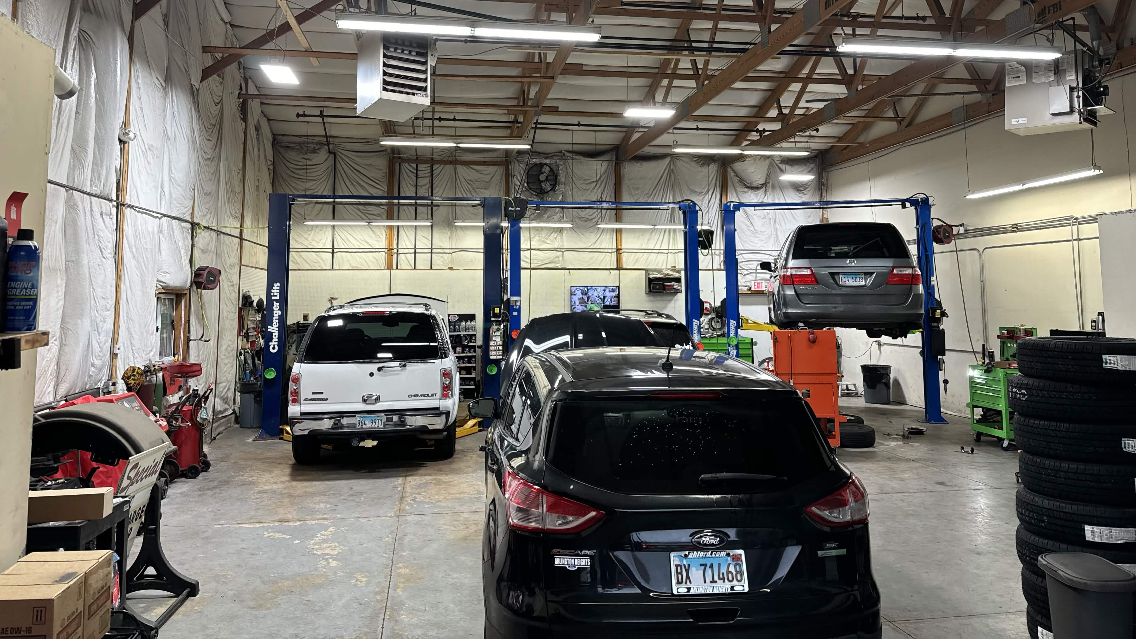 Toros Auto Care bays